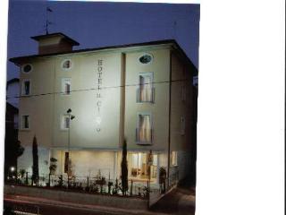 Hotel Il Cigno ペルージャ エクステリア 写真